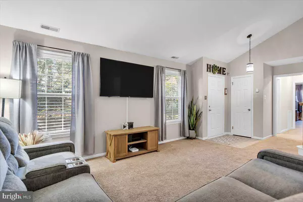 304 PAULIN DR, Glassboro, NJ 08028