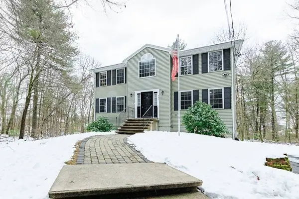 484 Shawsheen Ave, Wilmington, MA 01887