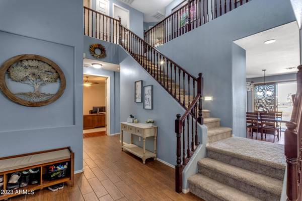 30519 N GUNDERSON Drive, San Tan Valley, AZ 85143