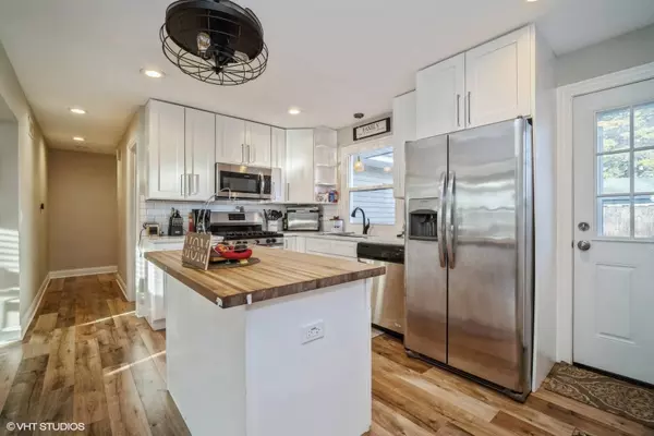 115 S Western AVE, Bartlett, IL 60103