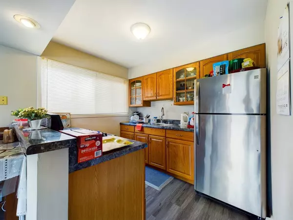 8820 N Western Avenue #1H, Des Plaines, IL 60016