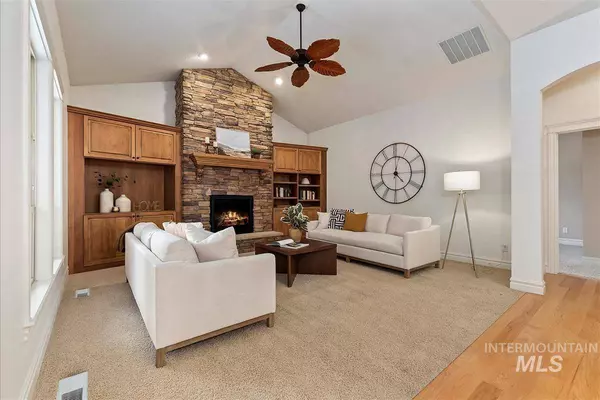 742 W Headwaters Dr, Eagle, ID 83616