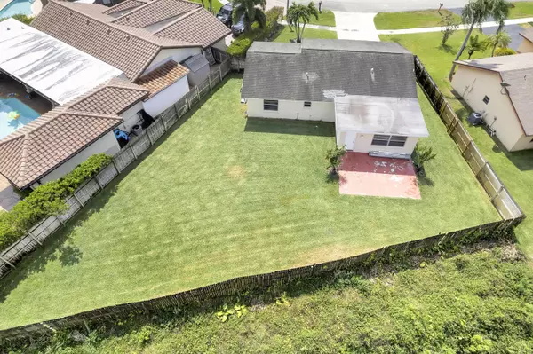 9726 Richmond CIR, Boca Raton, FL 33434