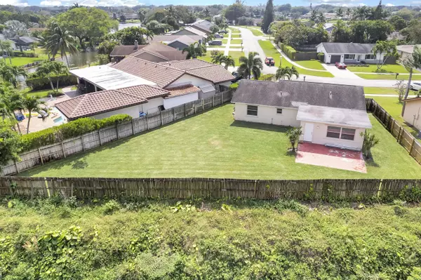 9726 Richmond CIR, Boca Raton, FL 33434