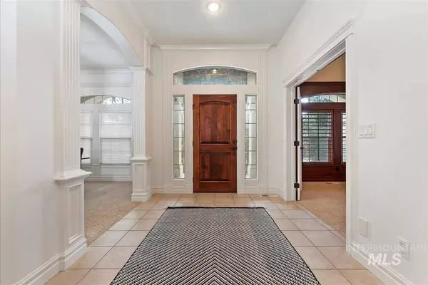 742 W Headwaters Dr, Eagle, ID 83616