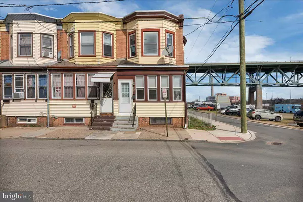 323 WARREN ST, Gloucester City, NJ 08030