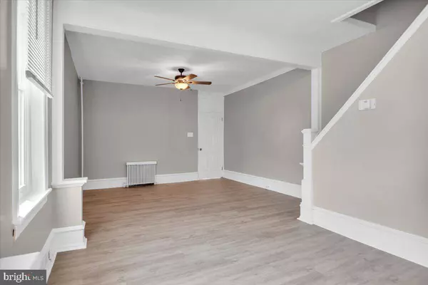 323 WARREN ST, Gloucester City, NJ 08030