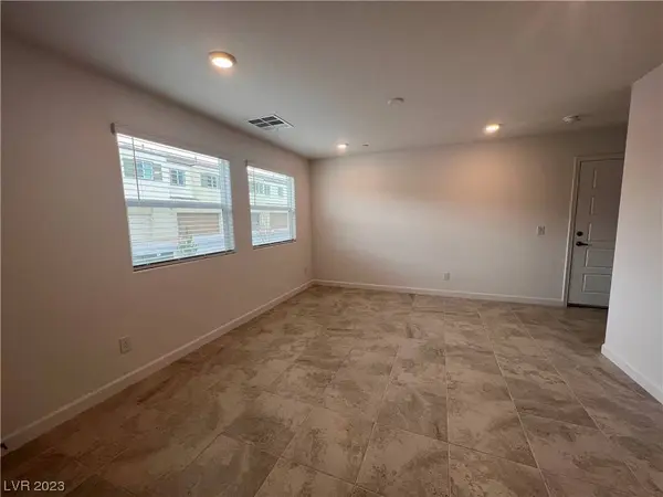 1868 Arcadian King Sun Street, Las Vegas, NV 89106