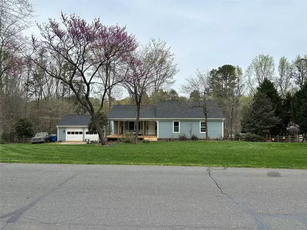 14211 Hackamore DR, Matthews, NC 28105