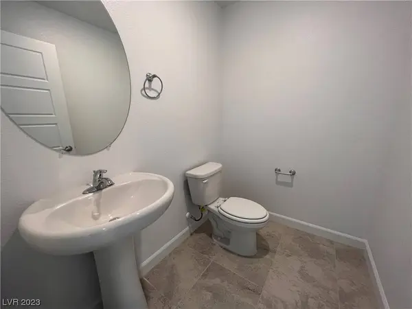 1868 Arcadian King Sun Street, Las Vegas, NV 89106