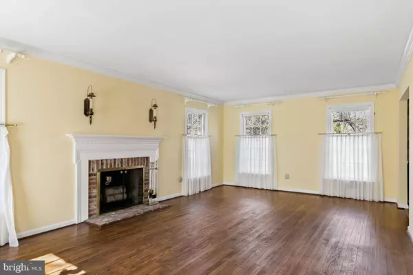 28 PARTRIDGE LN, Cherry Hill, NJ 08003