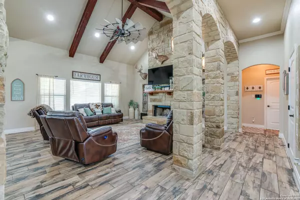 113 WESTERN WAY, Adkins, TX 78101