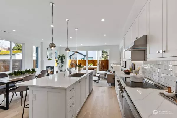 7316 11th AVE NE, Seattle, WA 98115