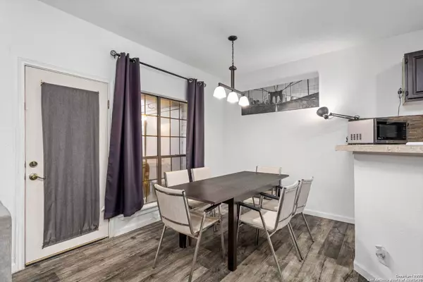 8611 DATAPOINT DR UNIT 69, San Antonio, TX 78229-3257