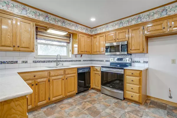 9624 Canyon Country Drive, Azle, TX 76020