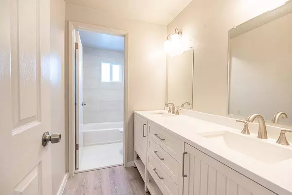 11512 N Merlin Dr, Spokane, WA 99218