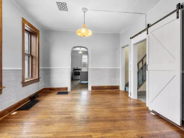 112 Vinton Street, Palo, IA 52324