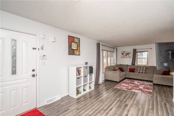 6505 Madison Avenue, Urbandale, IA 50322