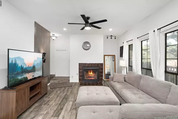 8611 DATAPOINT DR UNIT 69, San Antonio, TX 78229-3257