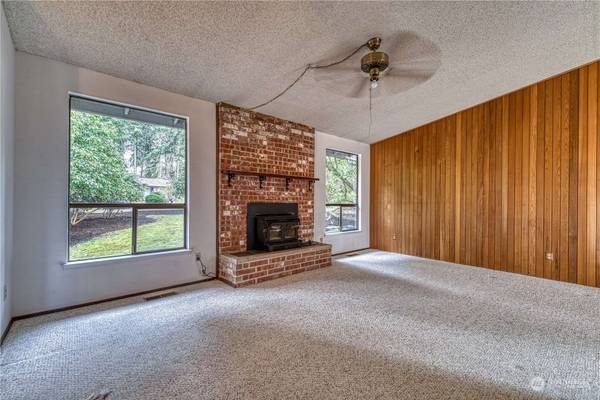 325 Point Fosdick PL NW, Gig Harbor, WA 98335