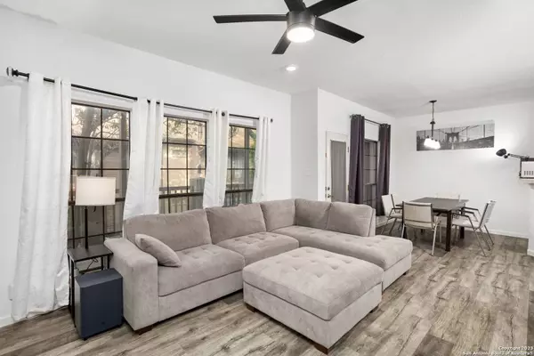 8611 DATAPOINT DR UNIT 69, San Antonio, TX 78229-3257