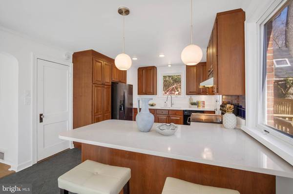 102 PARK VALLEY RD, Silver Spring, MD 20910