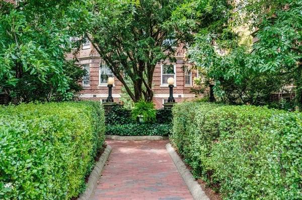 43 Linnaean Street #46A, Cambridge, MA 02138