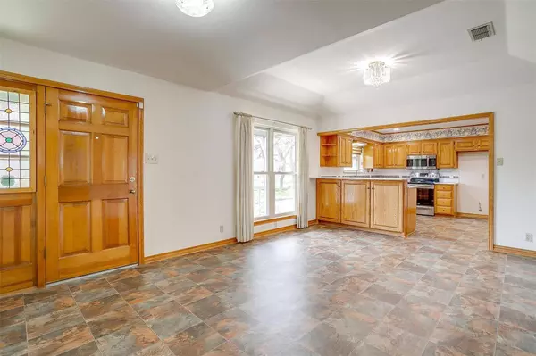 9624 Canyon Country Drive, Azle, TX 76020