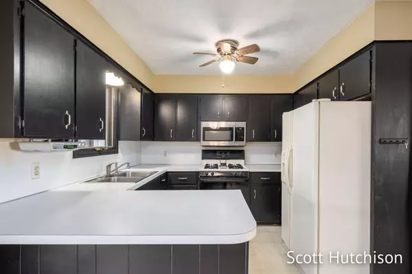 4520 13 Mile NE Road, Rockford, MI 49341