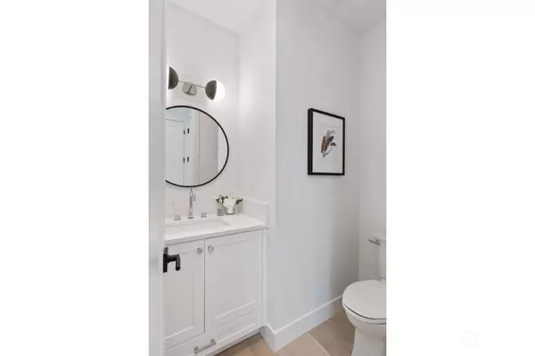 7314 11th AVE NE, Seattle, WA 98115