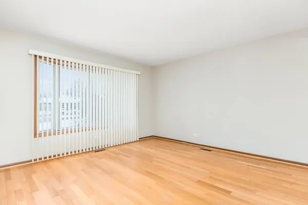 114 Filbert DR, Streamwood, IL 60107