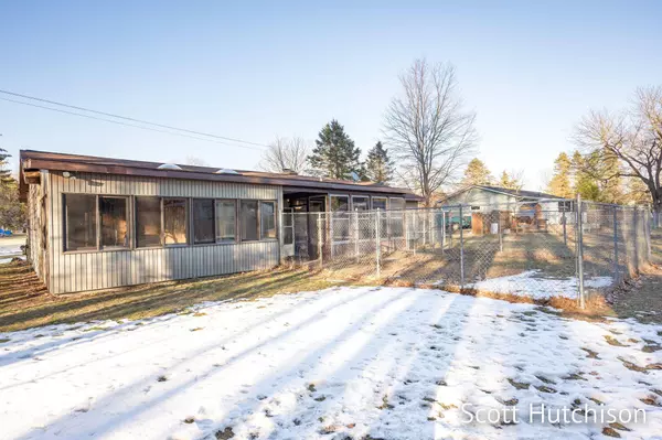 4520 13 Mile NE Road, Rockford, MI 49341