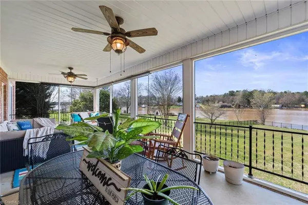 1967 Waterford Pointe RD, Lexington, NC 27292