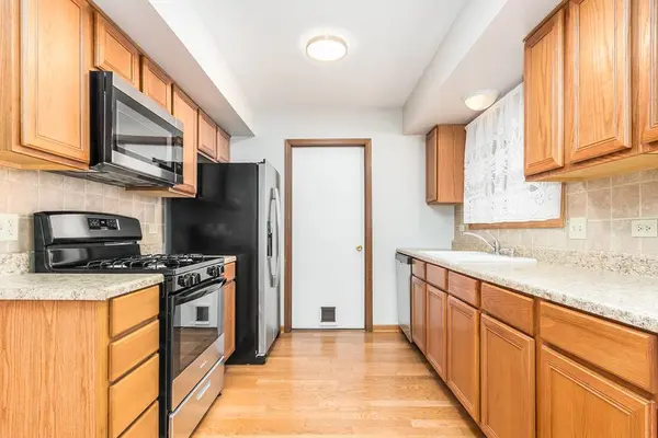 114 Filbert DR, Streamwood, IL 60107