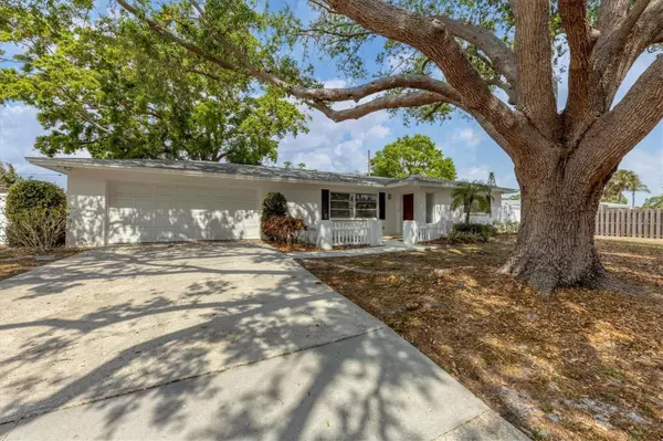 2630 LEAFY LN, Sarasota, FL 34239