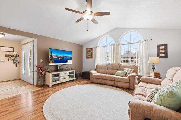 776 Mallory CT, Central Point, OR 97502