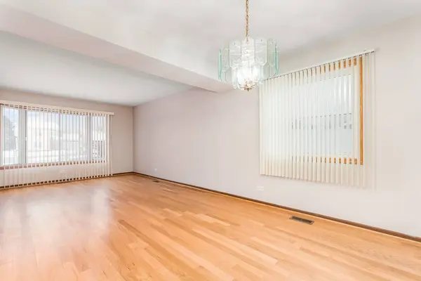 114 Filbert Drive, Streamwood, IL 60107