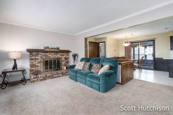 4520 13 Mile NE Road, Rockford, MI 49341