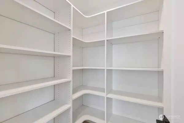 7314 11th AVE NE, Seattle, WA 98115