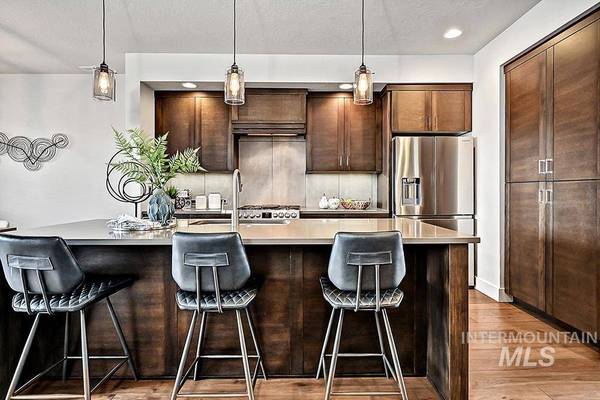 3833 E Parkcenter Blvd, Boise, ID 83716