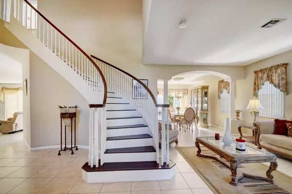 2243 Ridgewood CIR, Royal Palm Beach, FL 33411