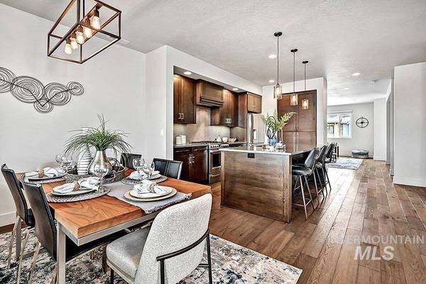 3833 E Parkcenter Blvd, Boise, ID 83716