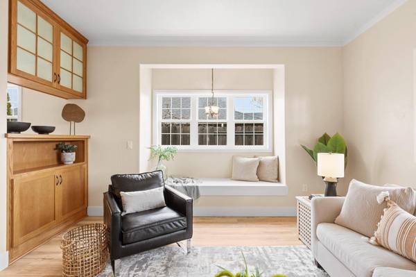 851 Oak Knoll DR, Ashland, OR 97520