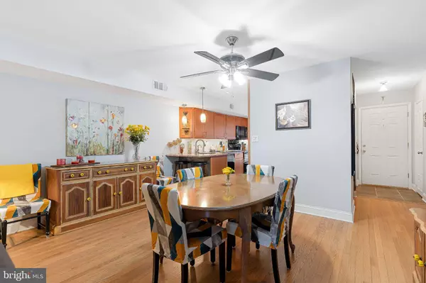 19 RIDGEWAY SQ #104, Wilmington, DE 19810