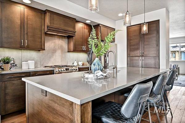 3833 E Parkcenter Blvd, Boise, ID 83716