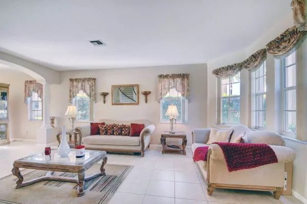 2243 Ridgewood CIR, Royal Palm Beach, FL 33411