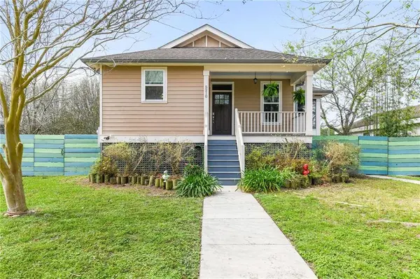 5210 CHAMBERLAIN DR, New Orleans, LA 70122