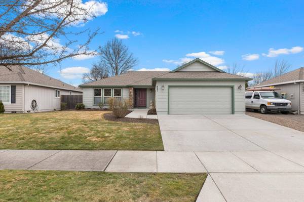 987 Worchester DR, Medford, OR 97501