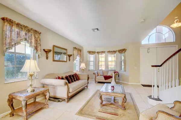 2243 Ridgewood CIR, Royal Palm Beach, FL 33411