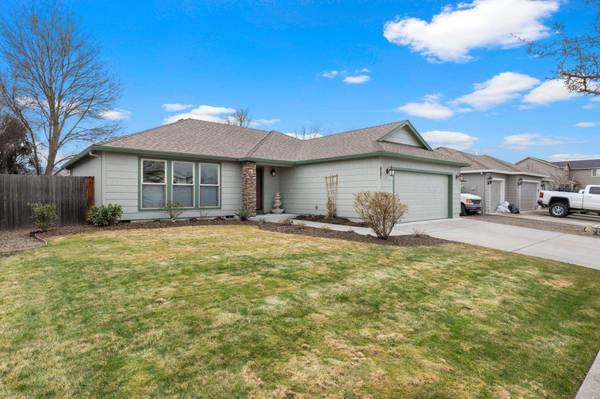 987 Worchester DR, Medford, OR 97501